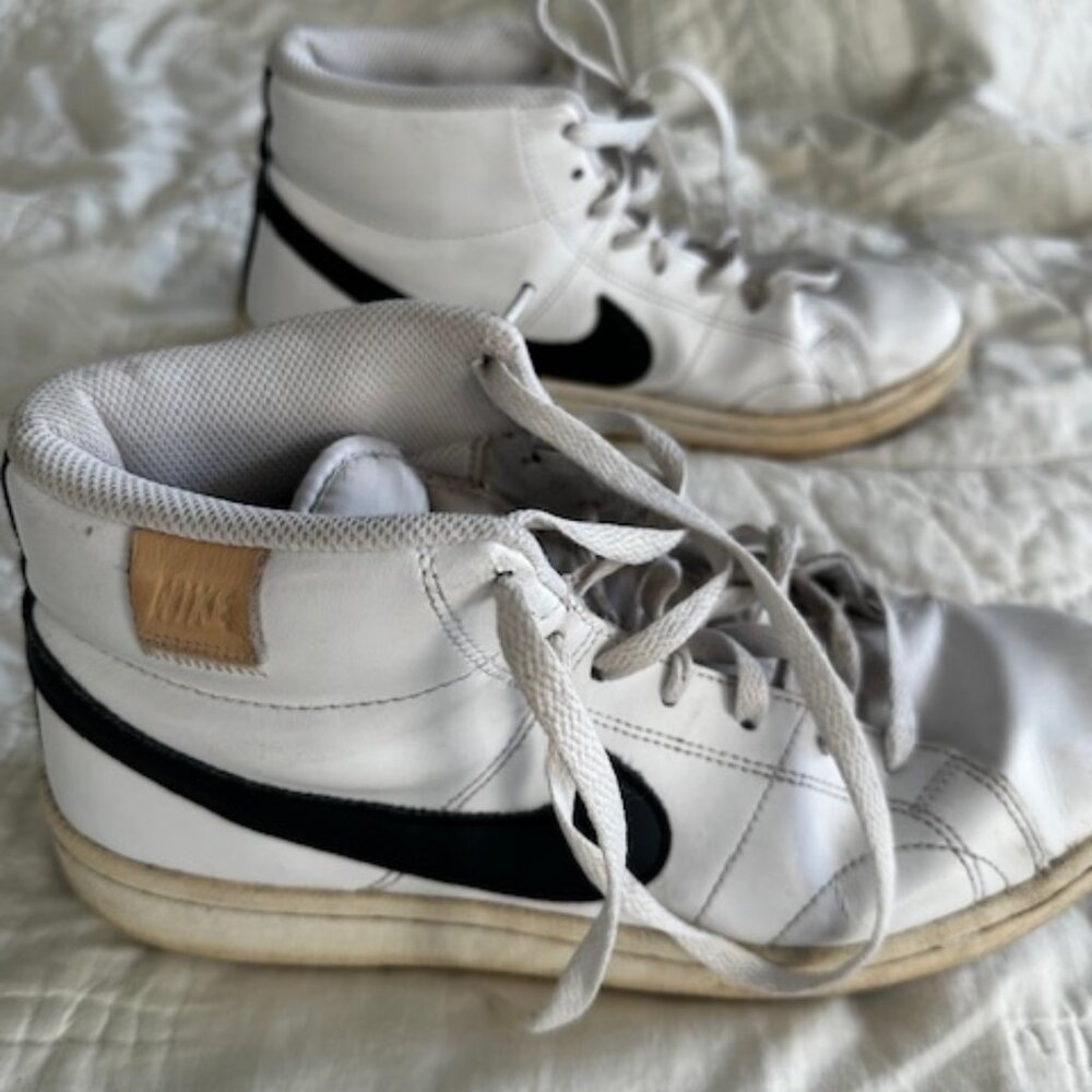 Men’s Nike Court Royale 2 Size 40.5 (7.5 Men's)